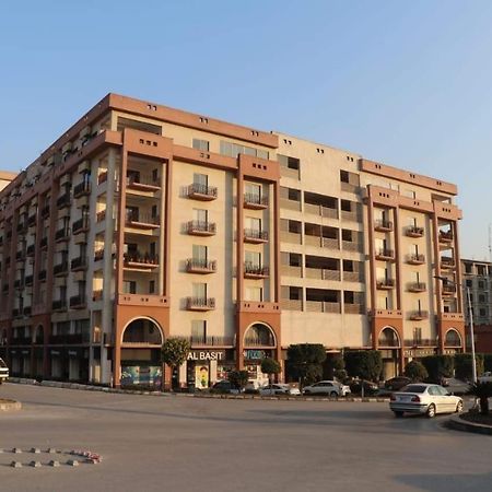 Elegant & Charming One Bed Apartment In Bahria Town Rawalpindi Eksteriør billede