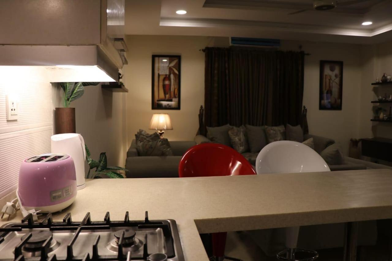 Elegant & Charming One Bed Apartment In Bahria Town Rawalpindi Eksteriør billede