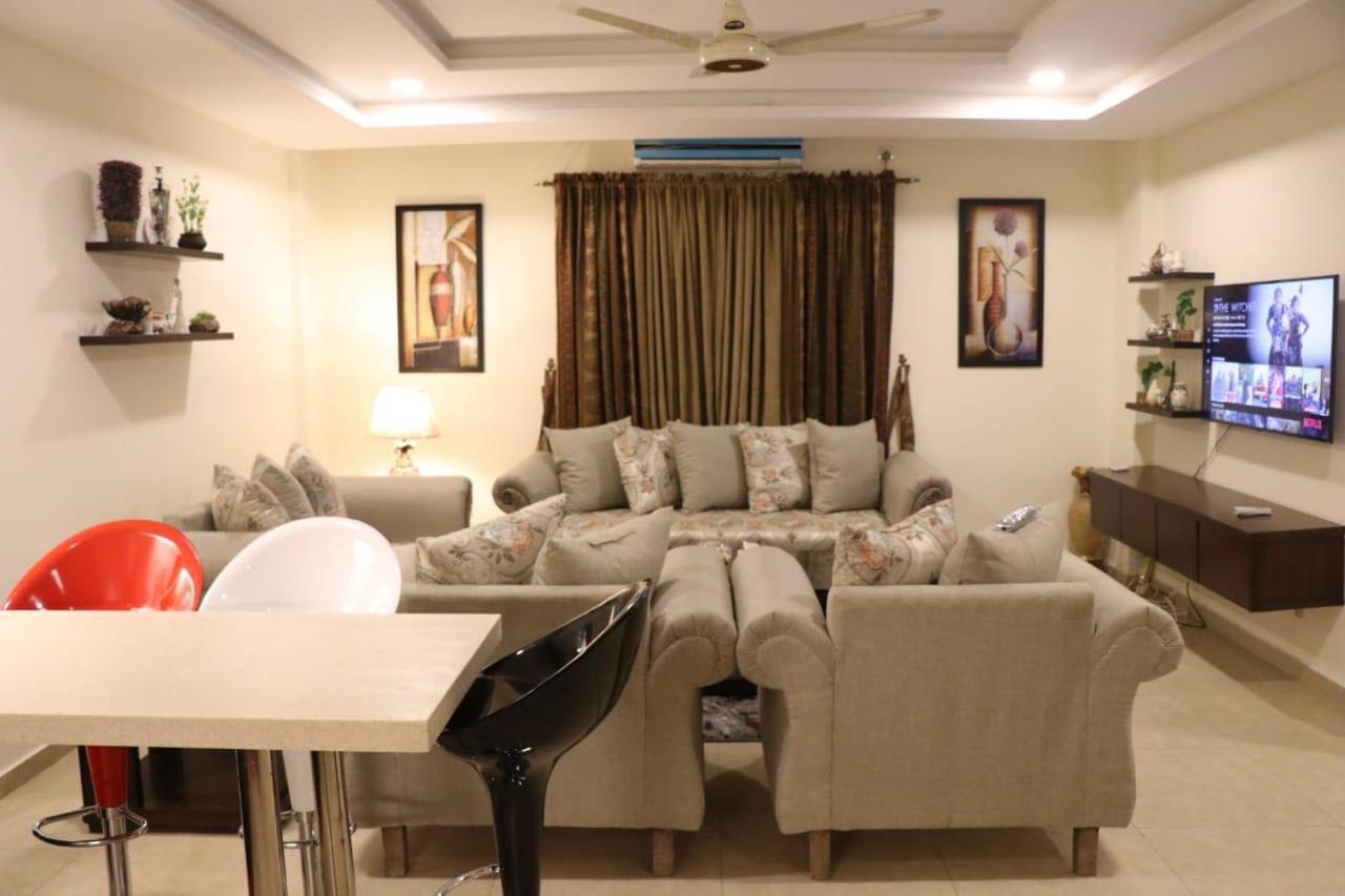 Elegant & Charming One Bed Apartment In Bahria Town Rawalpindi Eksteriør billede