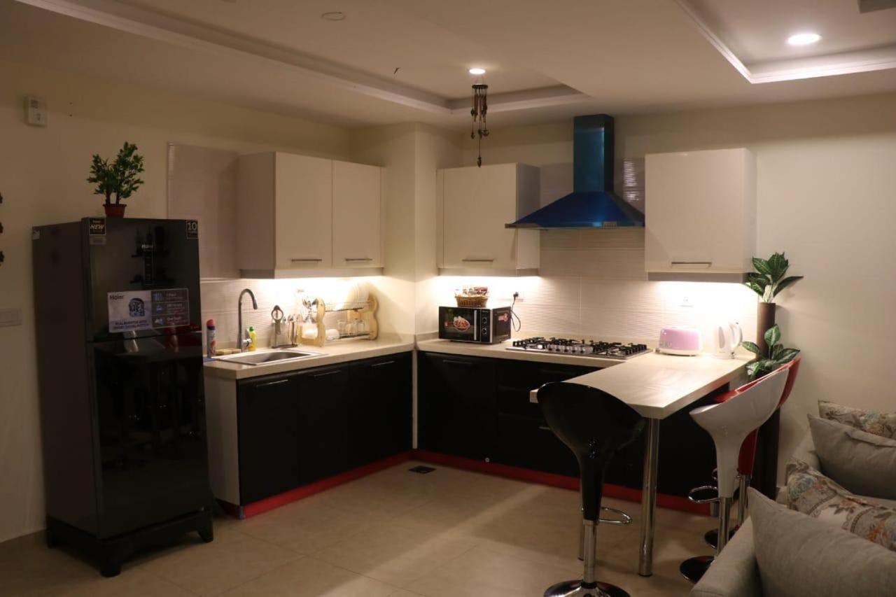 Elegant & Charming One Bed Apartment In Bahria Town Rawalpindi Eksteriør billede