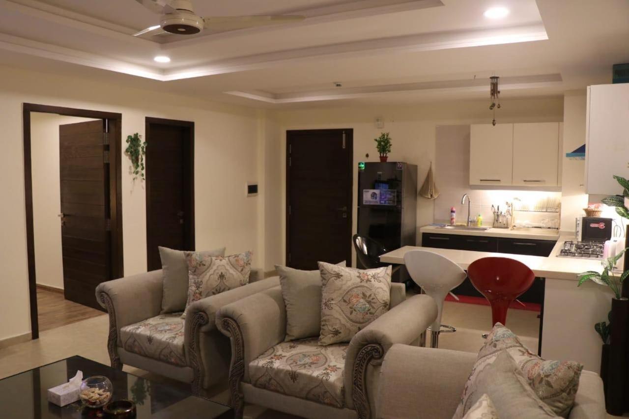 Elegant & Charming One Bed Apartment In Bahria Town Rawalpindi Eksteriør billede