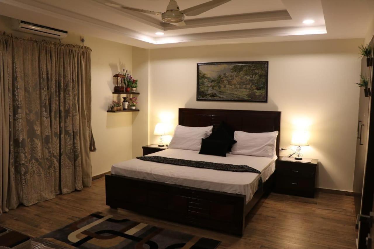 Elegant & Charming One Bed Apartment In Bahria Town Rawalpindi Eksteriør billede